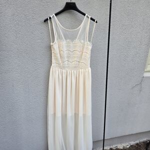 Gianni Bini Women's Maxi Dress NWT Size XS Tulle Lace Gown Light Beige